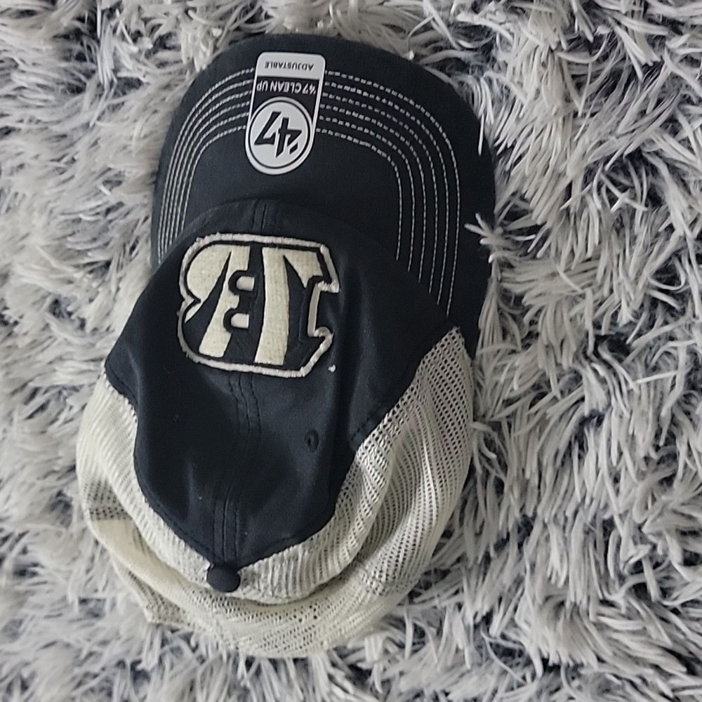 Bengals cap 🤍 - Picture 5 of 9
